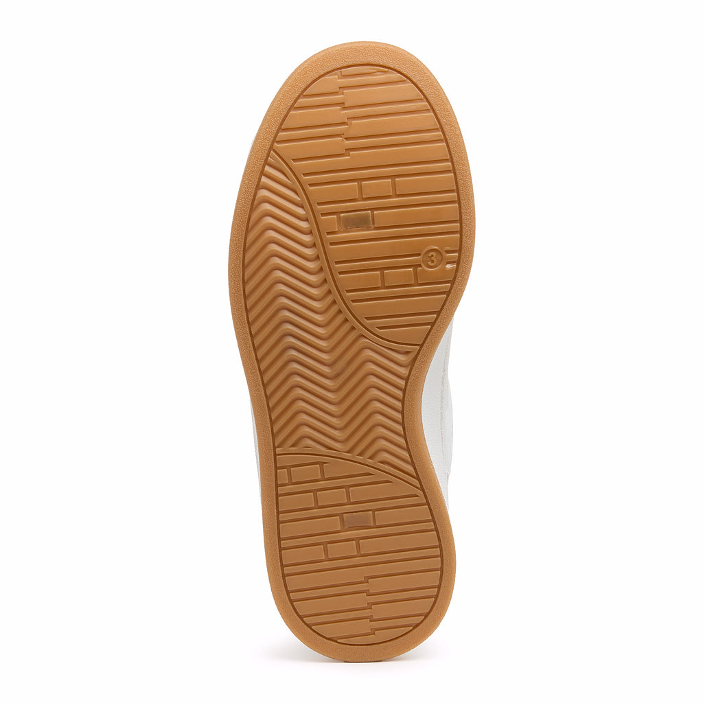 Gum outsole of the Rocket Dog Board sand trainer