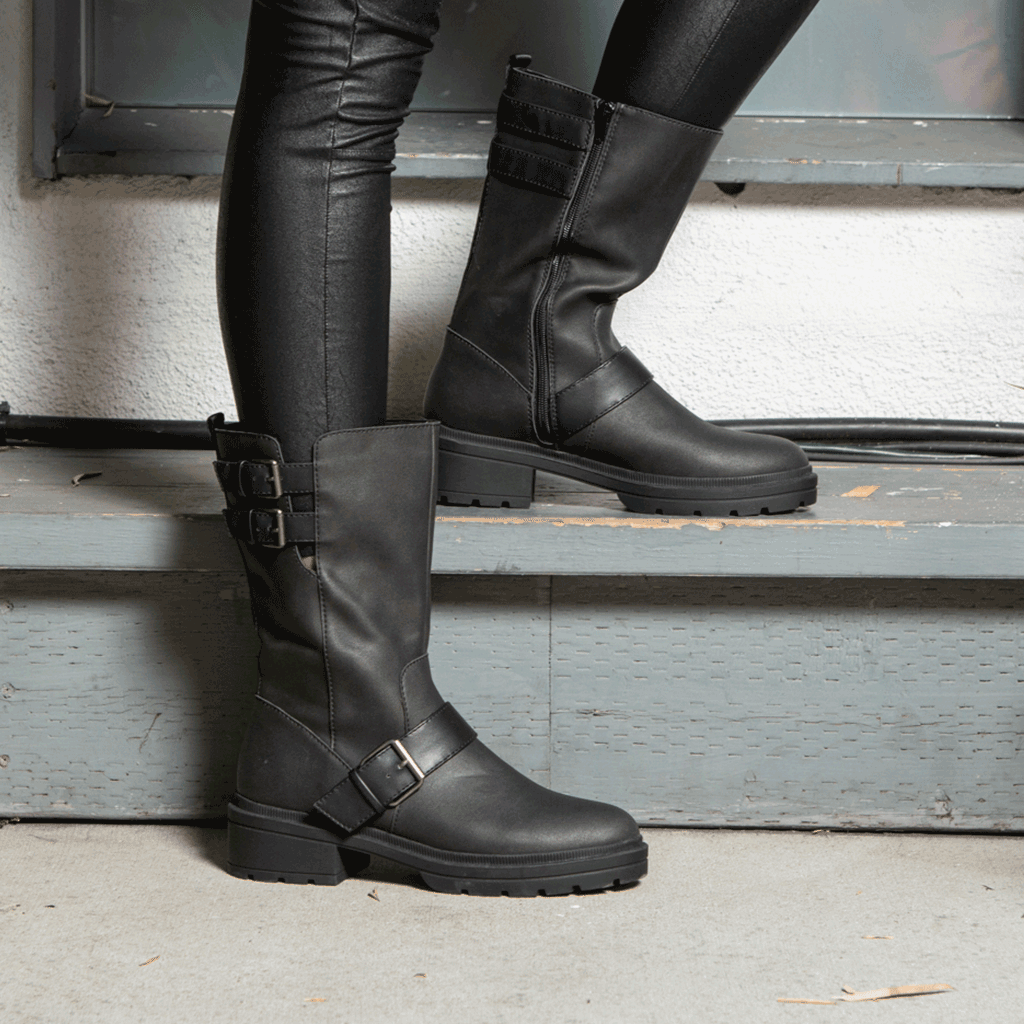 Leather ladies 2025 biker boots